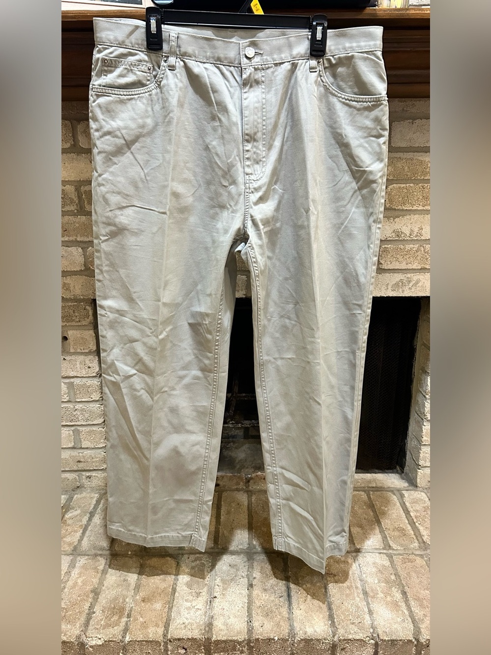 Men's Classic Straight Leg Jeans in Light Gray EUC